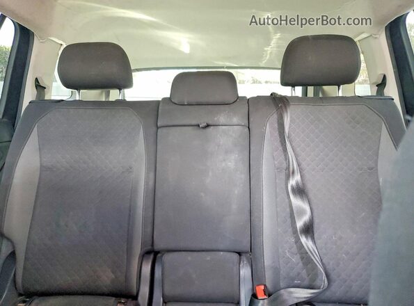 3VV1B7AX8LM054846 2020 VOLKSWAGEN TIGUAN Черный Вид задних сидений