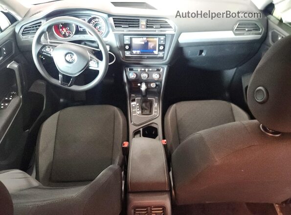 3VV1B7AX8LM097924 2020 VOLKSWAGEN TIGUAN Gray Dashboard view