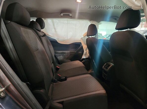 3VV1B7AX8LM097924 2020 VOLKSWAGEN TIGUAN Gray Rear interior view