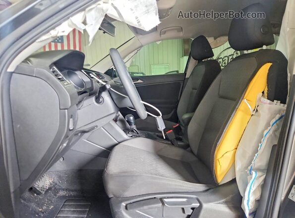 3VV1B7AX8LM097924 2020 VOLKSWAGEN TIGUAN Gray Front interior view