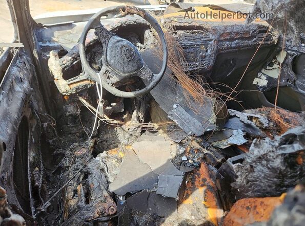 3VV1B7AX8MM080719 2021 VOLKSWAGEN TIGUAN Burn წინა პანელის ხედი
