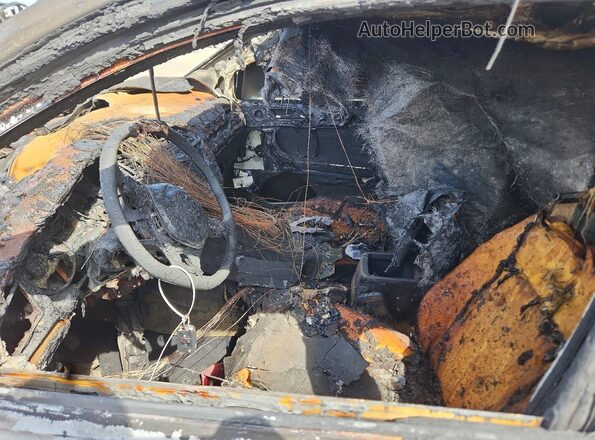 3VV1B7AX8MM080719 2021 VOLKSWAGEN TIGUAN Burn წინა სალონის ხედი