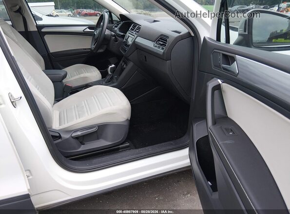 3VV1B7AX8NM037824 2022 VOLKSWAGEN TIGUAN White Вид салону спереду