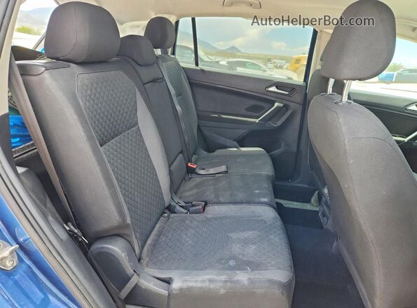 3VV1B7AX9JM021447 2018 VOLKSWAGEN TIGUAN Blue Widok tylnych siedzeń