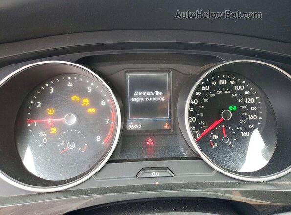 3VV1B7AX9JM079476 2018 VOLKSWAGEN TIGUAN Gray Widok zestawu wskaźników