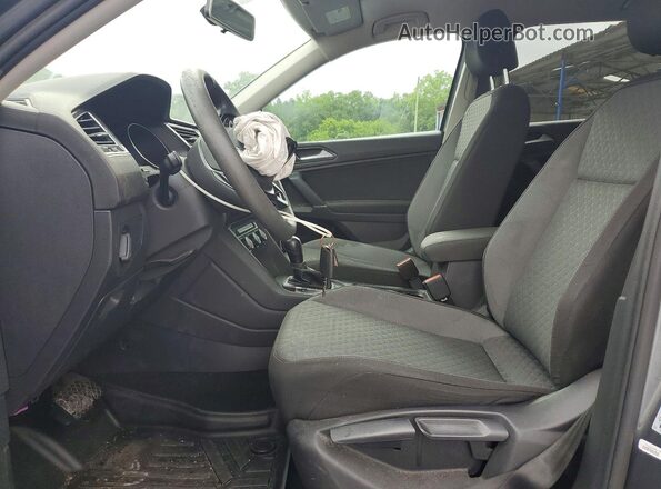 3VV1B7AX9JM079476 2018 VOLKSWAGEN TIGUAN Gray Widok wnętrza z przodu