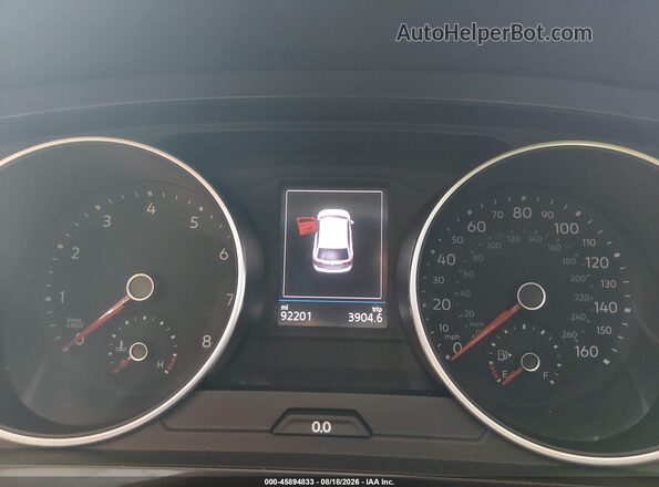 3VV1B7AX9JM104330 2018 VOLKSWAGEN TIGUAN Red Вид задніх сидінь