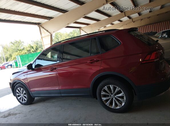 3VV1B7AX9JM104330 2018 VOLKSWAGEN TIGUAN Red Вид задньої частини салону