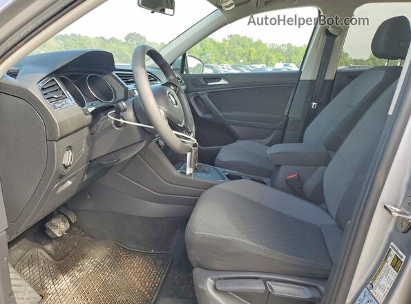 3VV1B7AX9LM135063 2020 VOLKSWAGEN TIGUAN Silver Вид салону спереду