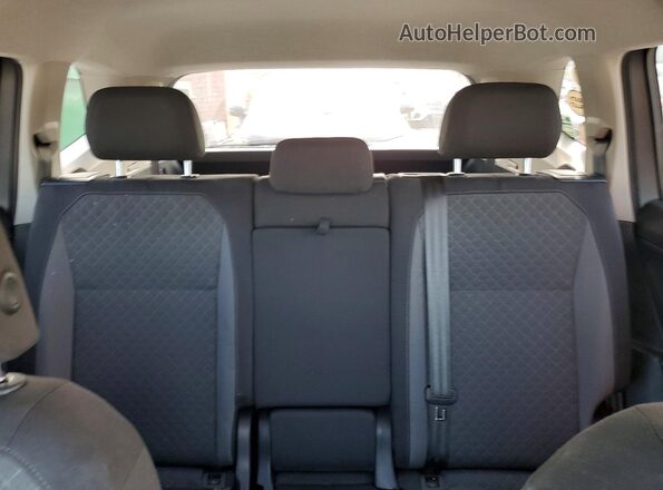 3VV1B7AX9LM135063 2020 VOLKSWAGEN TIGUAN Silver Вид задніх сидінь