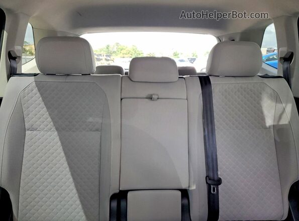 3VV1B7AX9MM086996 2021 VOLKSWAGEN TIGUAN Black Rear seats view