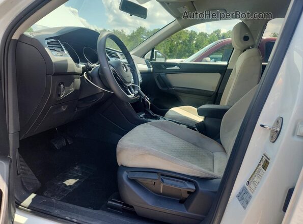 3VV1B7AXXLM145956 2020 VOLKSWAGEN TIGUAN White Вид салону спереду