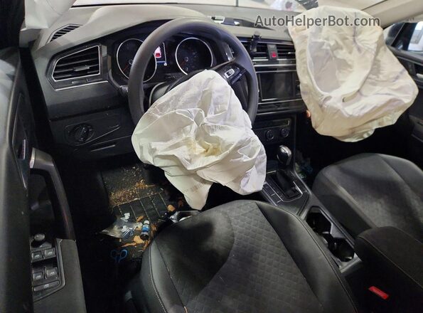3VV1B7AXXMM121562 2021 VOLKSWAGEN TIGUAN Черный Вид панели приборов