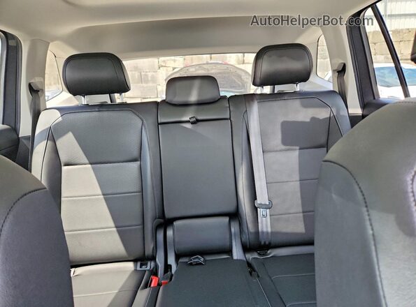 3VV2B7AX0JM122249 2018 VOLKSWAGEN TIGUAN Gray Вид задніх сидінь