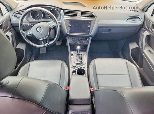 3VV2B7AX0JM166493 2018 VOLKSWAGEN TIGUAN Серебряный Вид панели приборов