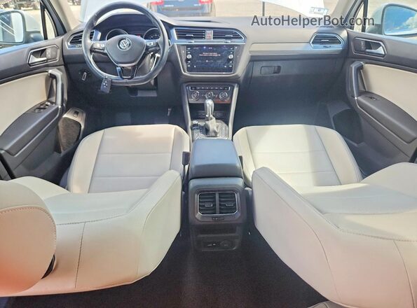 3VV2B7AX0JM191734 2018 VOLKSWAGEN TIGUAN White Առջևի վահանակի տեսք