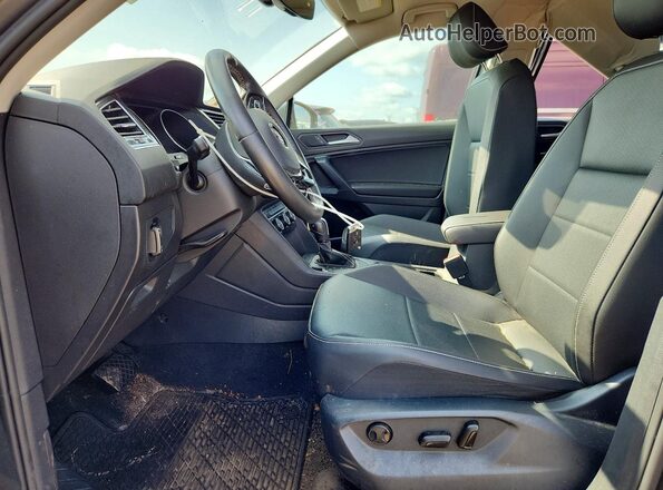 3VV2B7AX0MM015402 2021 VOLKSWAGEN TIGUAN Gray Front interior view
