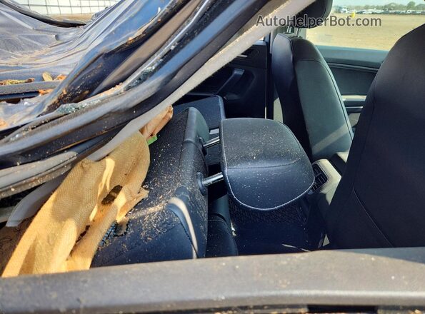 3VV2B7AX0MM015402 2021 VOLKSWAGEN TIGUAN Gray Rear seats view