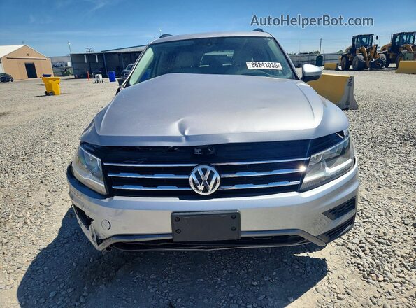3VV2B7AX0MM058685 2021 VOLKSWAGEN TIGUAN Серебряный Вид спереди