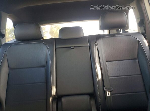 3VV2B7AX0MM101602 2021 VOLKSWAGEN TIGUAN White Vista de los asientos traseros