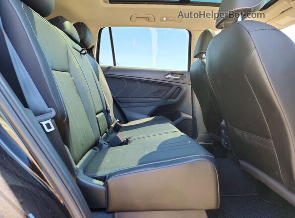 3VV2B7AX0NM037529 2022 VOLKSWAGEN TIGUAN Black Front interior view