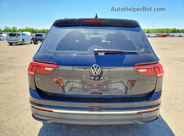 3VV2B7AX0NM037529 2022 VOLKSWAGEN TIGUAN Black Rear view