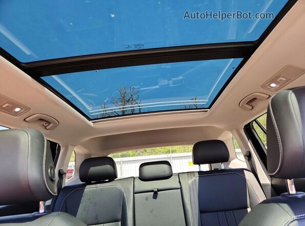 3VV2B7AX0NM037529 2022 VOLKSWAGEN TIGUAN Black Rear seats view