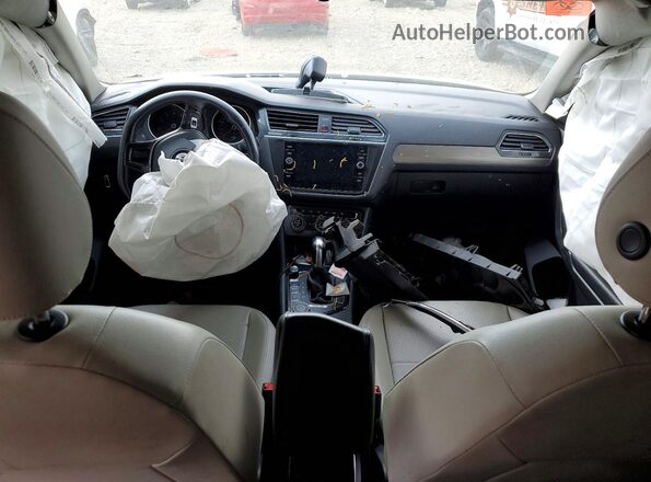 3VV2B7AX1JM096342 2018 VOLKSWAGEN TIGUAN White Dashboard view