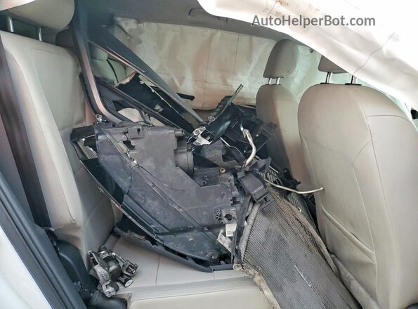 3VV2B7AX1JM096342 2018 VOLKSWAGEN TIGUAN White Rear interior view