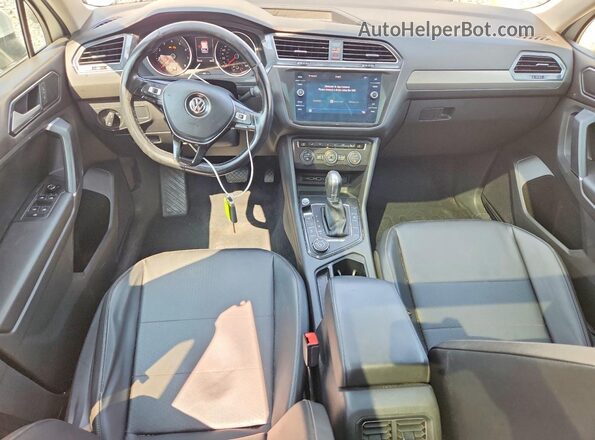 3VV2B7AX1JM097524 2018 VOLKSWAGEN TIGUAN White Widok deski rozdzielczej
