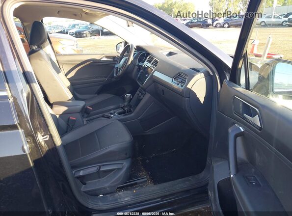 3VV2B7AX1JM123278 2018 VOLKSWAGEN TIGUAN Черный Вид салона спереди