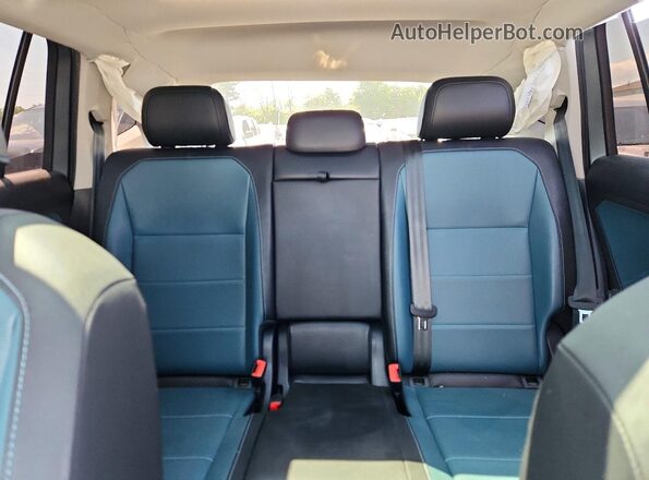 3VV2B7AX1LM164495 2020 VOLKSWAGEN TIGUAN Gray Widok tylnych siedzeń
