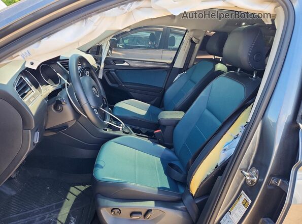 3VV2B7AX1LM164495 2020 VOLKSWAGEN TIGUAN Gray Widok wnętrza z przodu