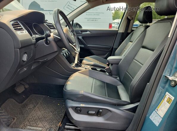 3VV2B7AX1MM127724 2021 VOLKSWAGEN TIGUAN Бирюзовый Вид салона спереди