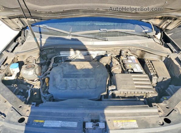 3VV2B7AX1NM019122 2022 VOLKSWAGEN TIGUAN Black ძრავის განყოფილების ხედი