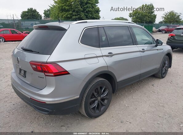 3VV2B7AX1NM061810 2022 VOLKSWAGEN TIGUAN Серебряный Задняя правая четверть