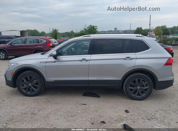 3VV2B7AX1NM061810 2022 VOLKSWAGEN TIGUAN Серебряный Панорамный вид салона 360°