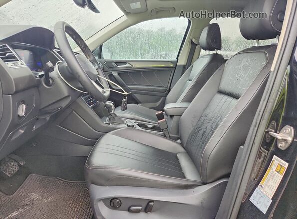 3VV2B7AX1NM063234 2022 VOLKSWAGEN TIGUAN Black Вид салону спереду