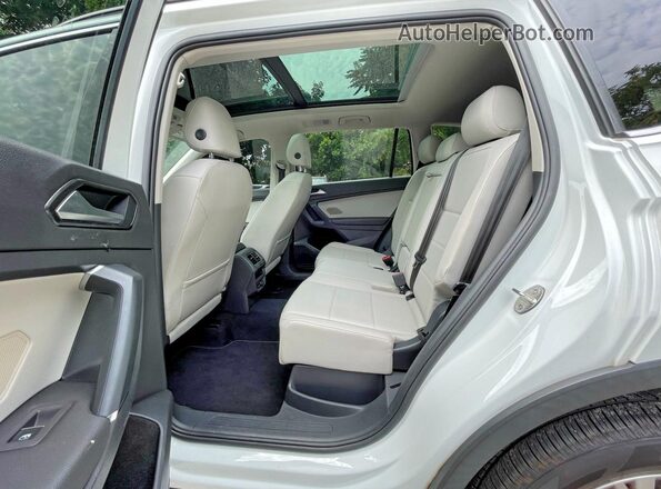 3VV2B7AX2JM071188 2018 VOLKSWAGEN TIGUAN White Вид підкапотного простору