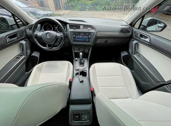 3VV2B7AX2JM071188 2018 VOLKSWAGEN TIGUAN White Вид щитка приладів