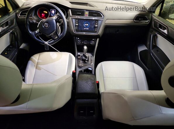 3VV2B7AX2KM038631 2019 VOLKSWAGEN TIGUAN Белый Вид панели приборов