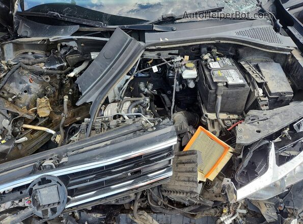 3VV2B7AX2LM063885 2020 VOLKSWAGEN TIGUAN Black Engine compartment view