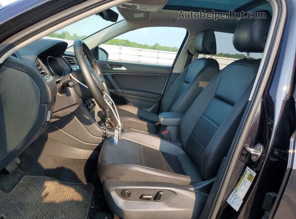 3VV2B7AX2LM154011 2020 VOLKSWAGEN TIGUAN Black წინა სალონის ხედი