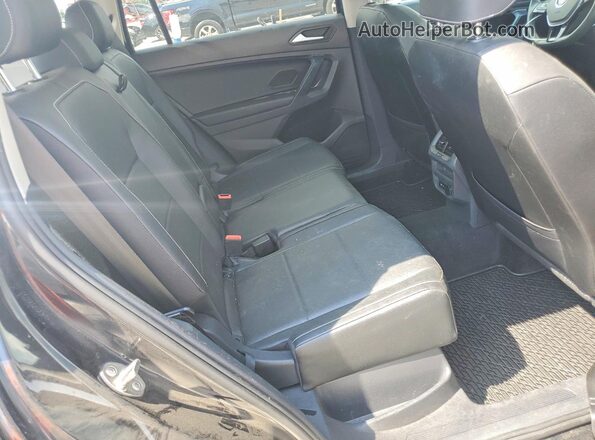 3VV2B7AX2MM033710 2021 VOLKSWAGEN TIGUAN Black Вид задньої частини салону