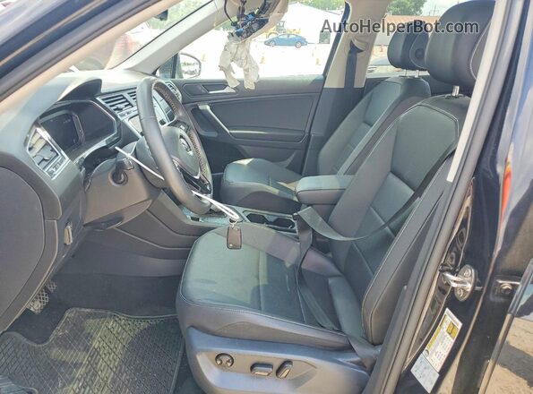 3VV2B7AX2MM033710 2021 VOLKSWAGEN TIGUAN Black Вид салону спереду