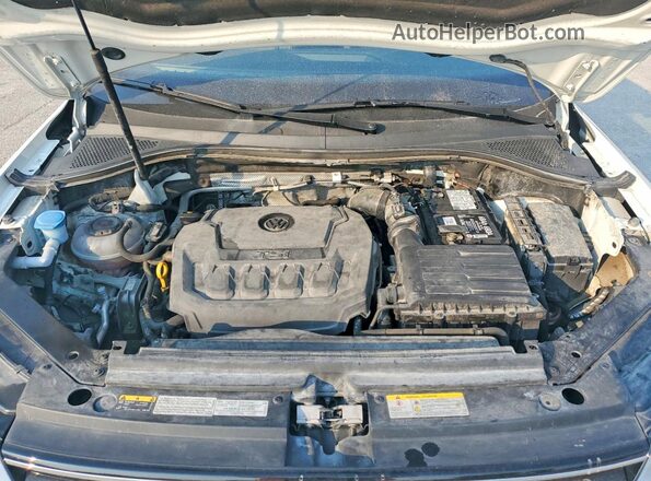3VV2B7AX2MM117557 2021 VOLKSWAGEN TIGUAN Black Շարժիչի բաժամունքի տեսք