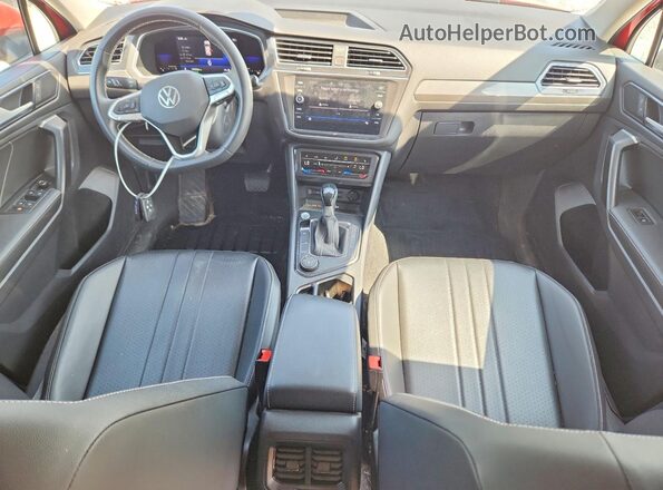 3VV2B7AX2NM125269 2022 VOLKSWAGEN TIGUAN Красный Вид панели приборов