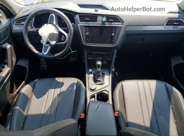 3VV2B7AX2PM026471 2023 VOLKSWAGEN TIGUAN Silver Widok deski rozdzielczej