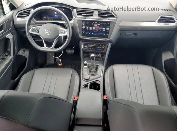 3VV2B7AX2RM121731 2024 VOLKSWAGEN TIGUAN Gray Widok deski rozdzielczej