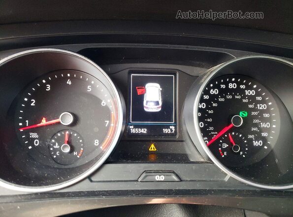 3VV2B7AX3JM005863 2018 VOLKSWAGEN TIGUAN Gray ხელსაწყოთა პანელის ხედი